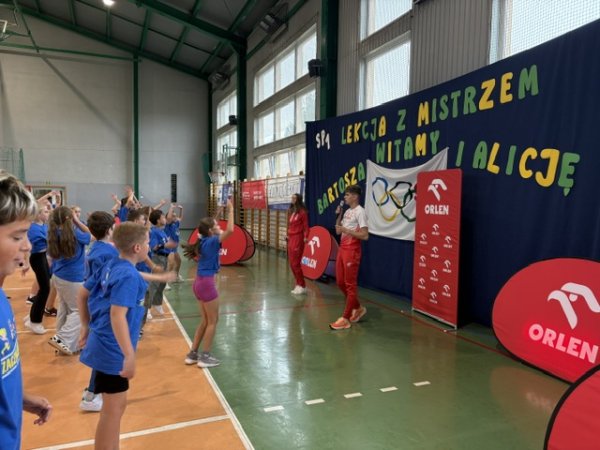 🏆 Lekcja z Mistrzem już za nami! To był niesamowity dzień w SP1! 🏃‍♂️💨 — zdjęcie 19