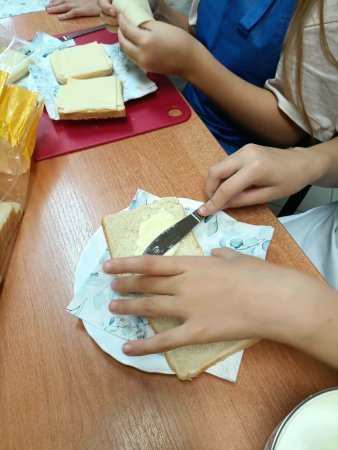 Zajęcia kulinarne – nauka przez działanie i wspólne gotowanie. — zdjęcie 11