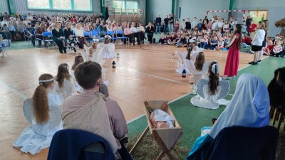 Świąteczna opowieść w wykonaniu uczniów 
