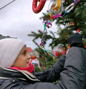 Ubieranie choinki na Placu Wolności - 3