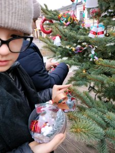 Ubieranie choinki na Placu Wolności - 8