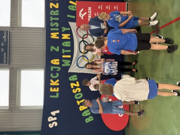 🏆 Lekcja z Mistrzem już za nami! To był niesamowity dzień w SP1! 🏃‍♂️💨 — zdjęcie 8