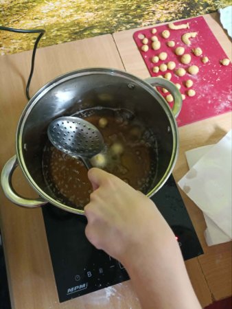 Zajęcia kulinarne – nauka przez działanie i wspólne gotowanie. — zdjęcie 41