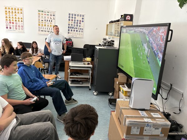 E-sportowe emocje w „Jedynce”! Za nami I Turniej Szkolnej Ligi FIFA SP1 — zdjęcie 4