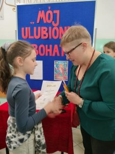 Rozstrzygnięcie XXI Powiatowego Konkursu Plastycznego na plakat pt. „Mój ulubiony bohater”. - 12