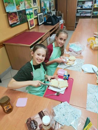 Zajęcia kulinarne – nauka przez działanie i wspólne gotowanie. — zdjęcie 1