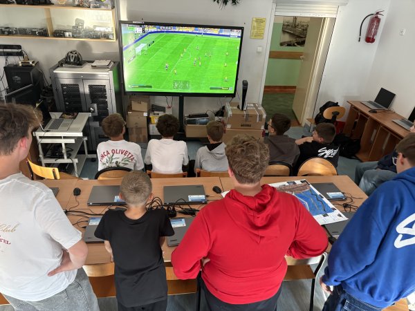 E-sportowe emocje w „Jedynce”! Za nami I Turniej Szkolnej Ligi FIFA SP1 — zdjęcie 3