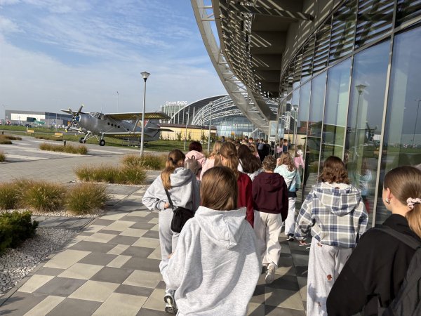 Wycieczka szkolna Rzeszów - Wadowice - Energylandia - Kraków — zdjęcie 2