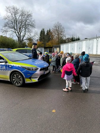 Odwiedziny klasy 0a na Komendzie Powiatowej Policji — zdjęcie 2