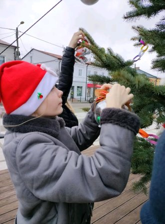 Ubieranie choinki na Placu Wolności — zdjęcie 6
