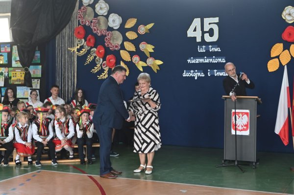 Jubileusz 45- lecia Szkoły Podstawowej Nr1 im. T. Kościuszki w Parczewie — zdjęcie 15