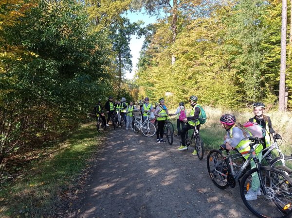 Wycieczka rowerowa klasy VI i VII - Turystyczna Jedynka — zdjęcie 3