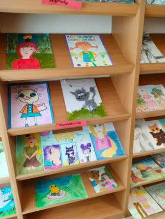 Rozstrzygnięcie XXI Powiatowego Konkursu Plastycznego na plakat pt. „Mój ulubiony bohater”. — zdjęcie 23