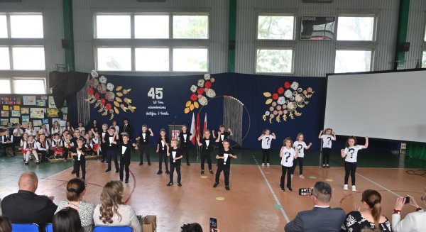 Jubileusz 45- lecia Szkoły Podstawowej Nr1 im. T. Kościuszki w Parczewie — zdjęcie 5