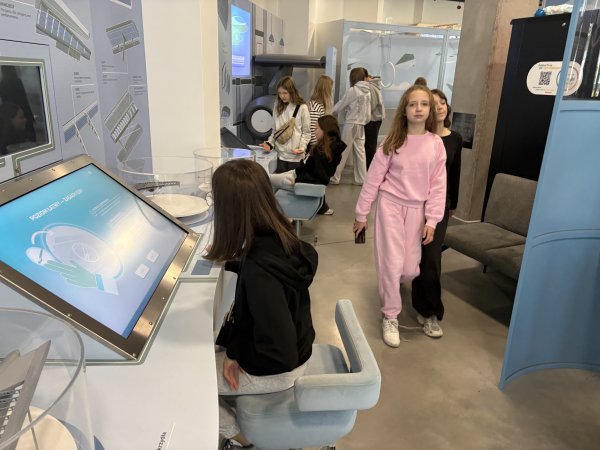Wycieczka szkolna Rzeszów - Wadowice - Energylandia - Kraków — zdjęcie 10