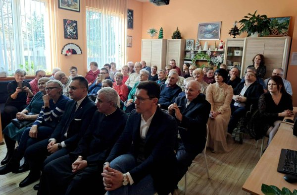 Spotkanie opłatkowe w Środowiskowym Domu Samopomocy w Laskach — zdjęcie 3