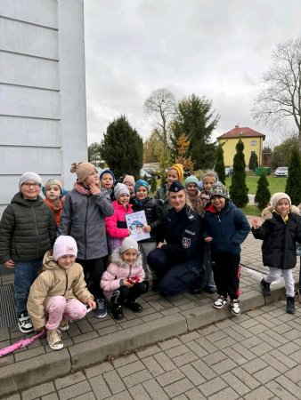 Odwiedziny klasy 0a na Komendzie Powiatowej Policji — zdjęcie 6