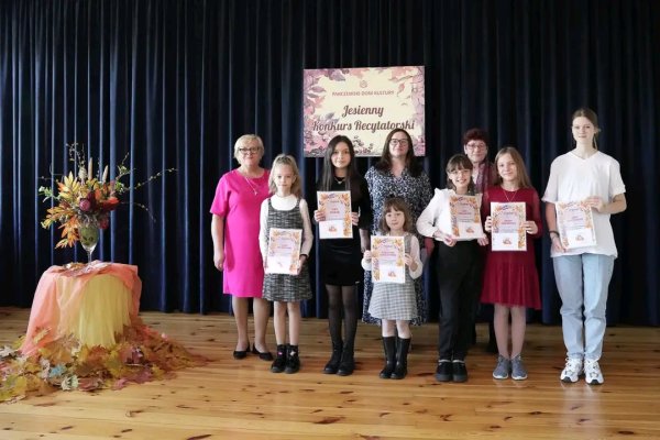 🏆 Sukcesy Uczennic ze Szkoły Podstawowej Nr 1 w Gminnych Eliminacjach 29 Jesiennego Konkursu Recytatorskiego — zdjęcie 1