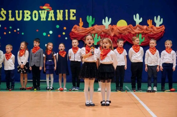 ŚLUBOWANIE KLAS PIERWSZYCH — zdjęcie 4