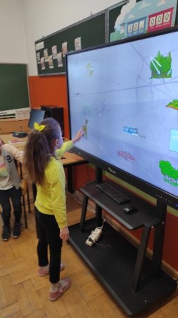 Wykorzystanie monitora interaktywnego do zajęć lekcyjnych i pozalekcyjnych w Szkole Podstawowej Nr 1 w Parczewie. — zdjęcie 9