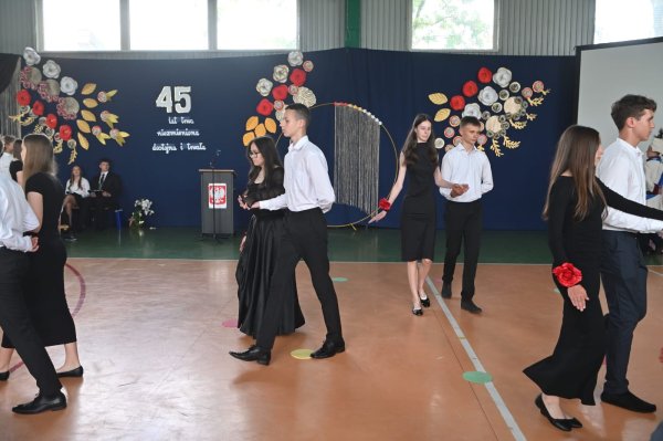 Jubileusz 45- lecia Szkoły Podstawowej Nr1 im. T. Kościuszki w Parczewie — zdjęcie 13