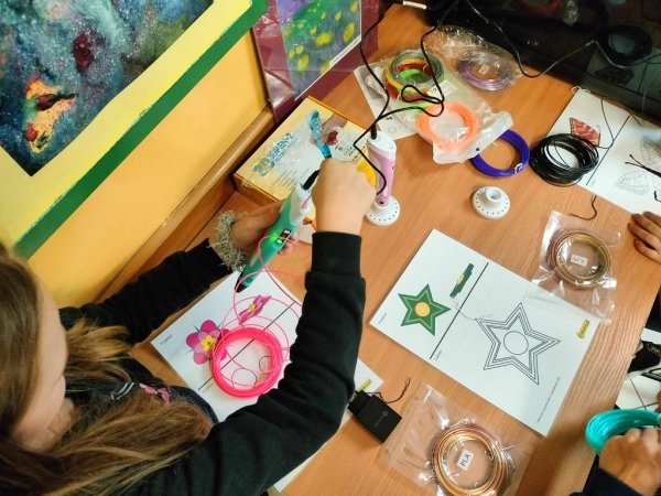 Zajęcia rękodzieła artystycznego - długopis 3D — zdjęcie 11