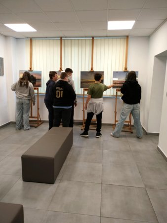 „Plastyka w terenie”- SP 1 na wystawie fotografii w PDK — zdjęcie 3