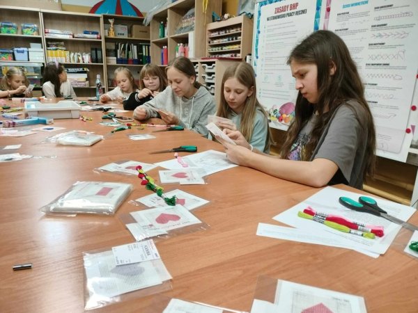 Haft krzyżykowy na kanwie — zdjęcie 4