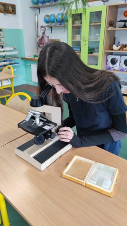 Ewelina Lewczuk laureatką konkursu przedmiotowego z biologii. — zdjęcie 1