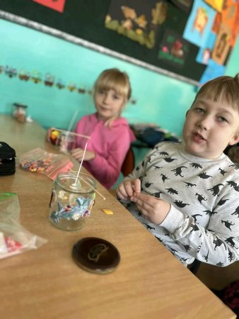 Wykonanie świeczek sojowych na Dzień Wszystkich Świętych — zdjęcie 5