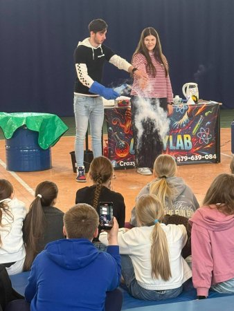 Pokazy chemiczne CrazyLab — zdjęcie 9