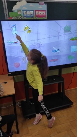 Wykorzystanie monitora interaktywnego do zajęć lekcyjnych i pozalekcyjnych w Szkole Podstawowej Nr 1 w Parczewie. — zdjęcie 6